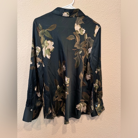 $495 Vince Floral Camellia Branch silk satin shirt blue white workwear Revolve - Picture 11 of 15